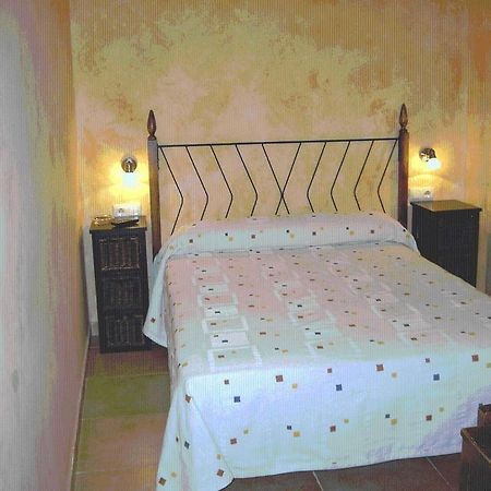 Hostal Valle Del Iregua Альбельда-де-Ирегуа Номер фото