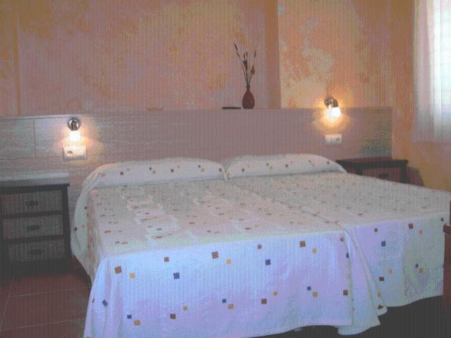 Hostal Valle Del Iregua Альбельда-де-Ирегуа Номер фото