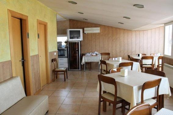 Hostal Valle Del Iregua Альбельда-де-Ирегуа Экстерьер фото