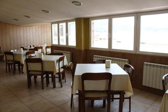 Hostal Valle Del Iregua Альбельда-де-Ирегуа Экстерьер фото